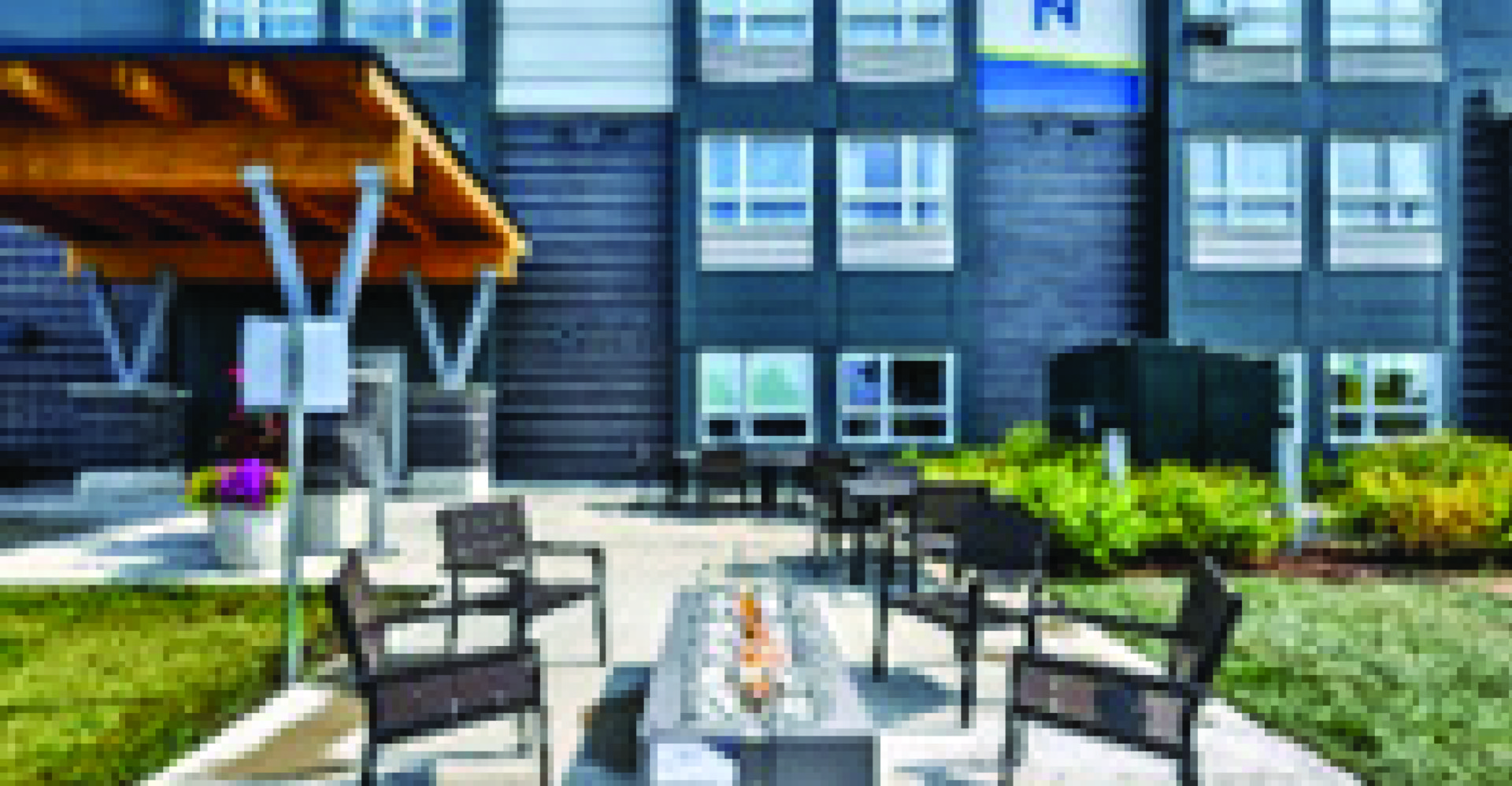 Microtel hotel outdoor courtyard